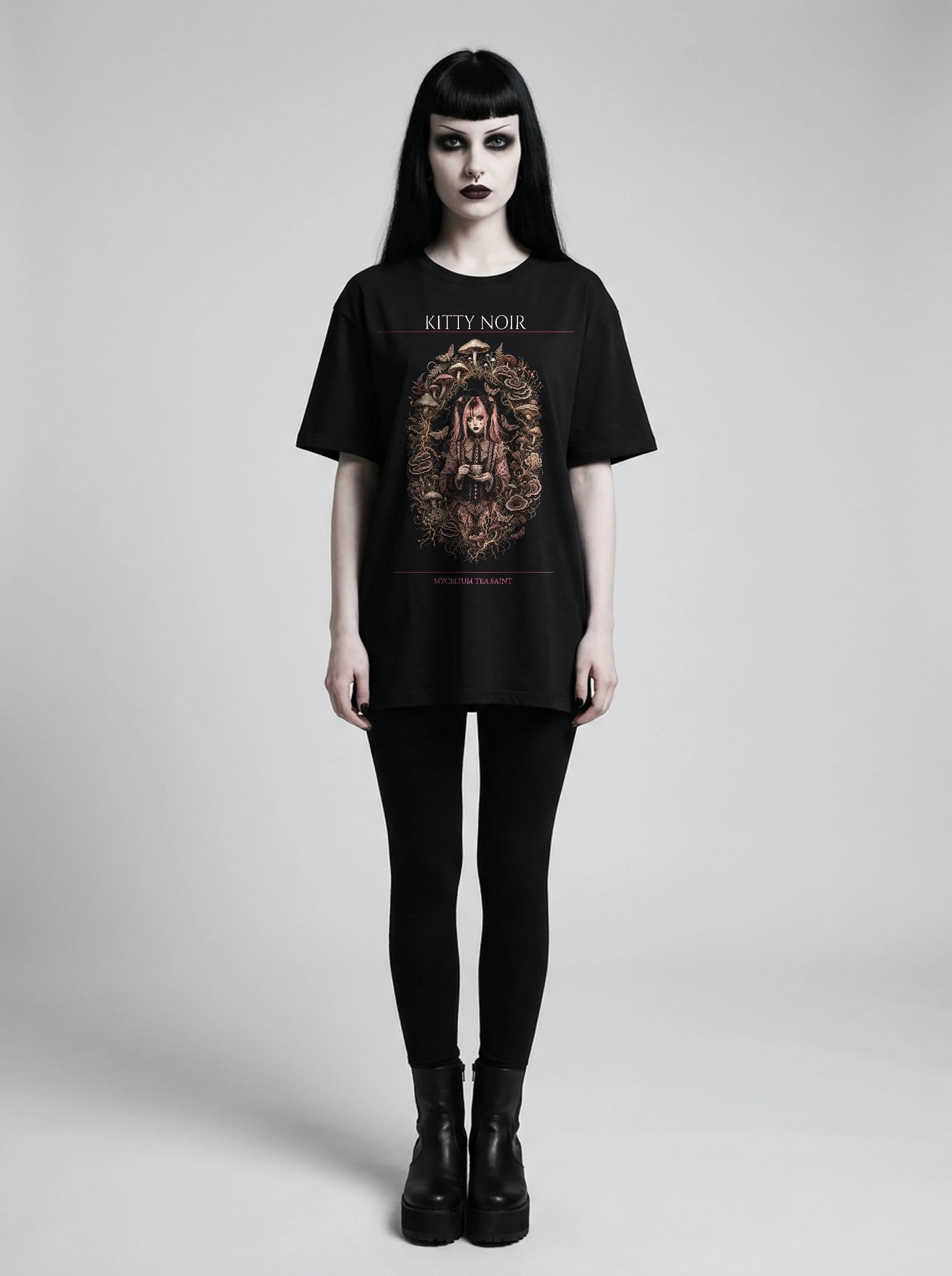 Kitty Noir T-Shirt: female model, full length