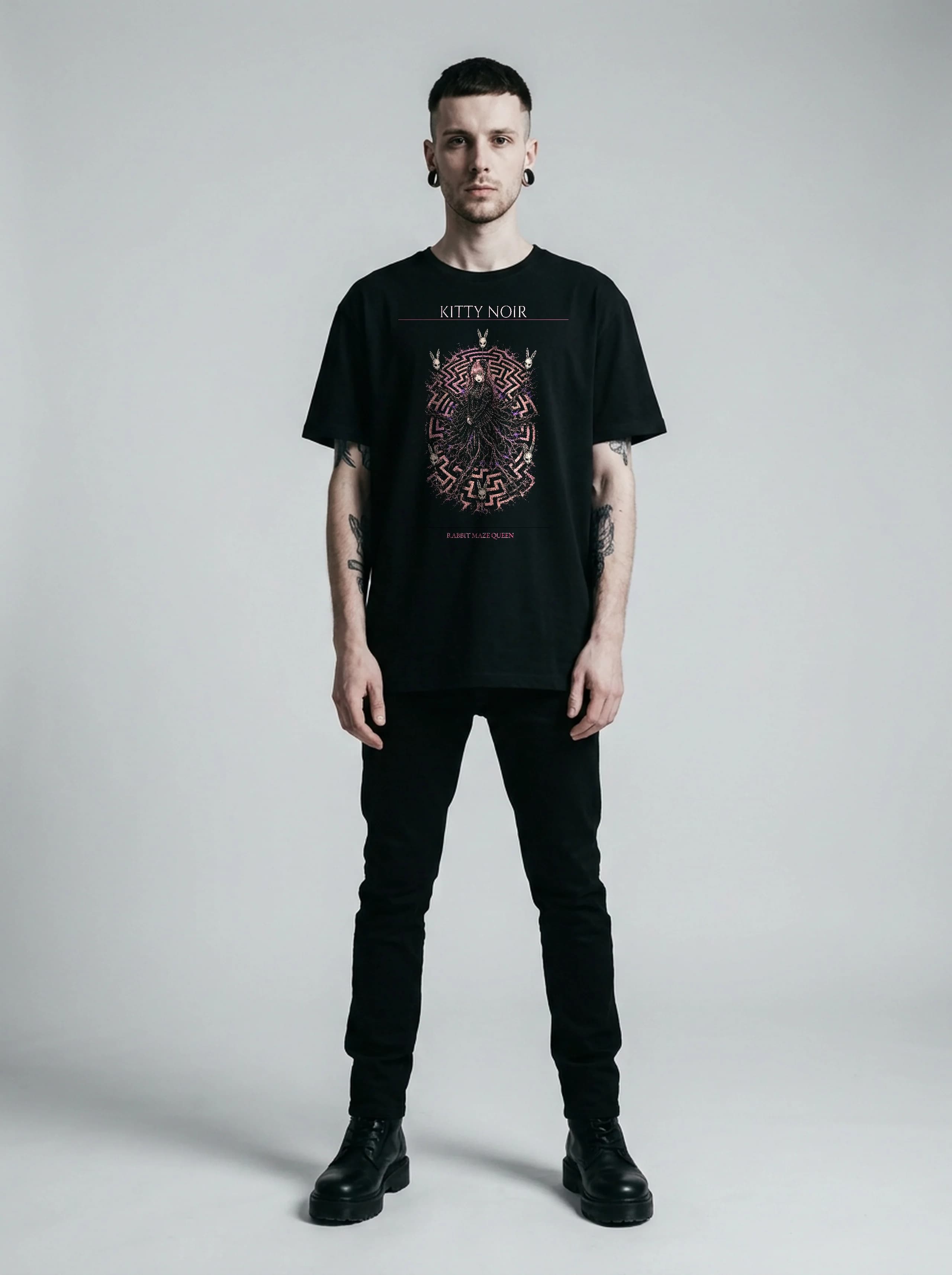 Kitty Noir T-Shirt: male model, full length