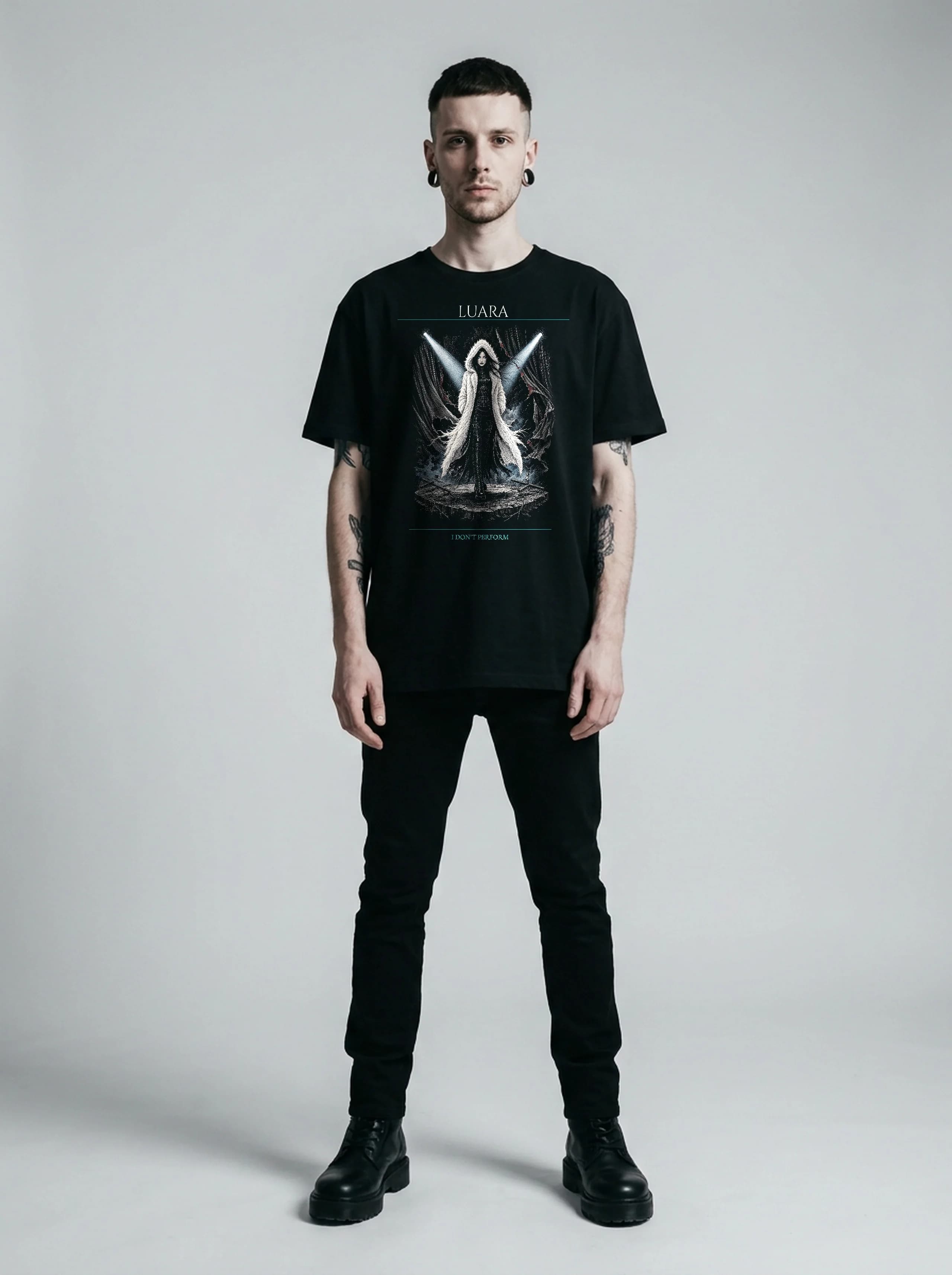 Luara T-Shirt: male model, full length