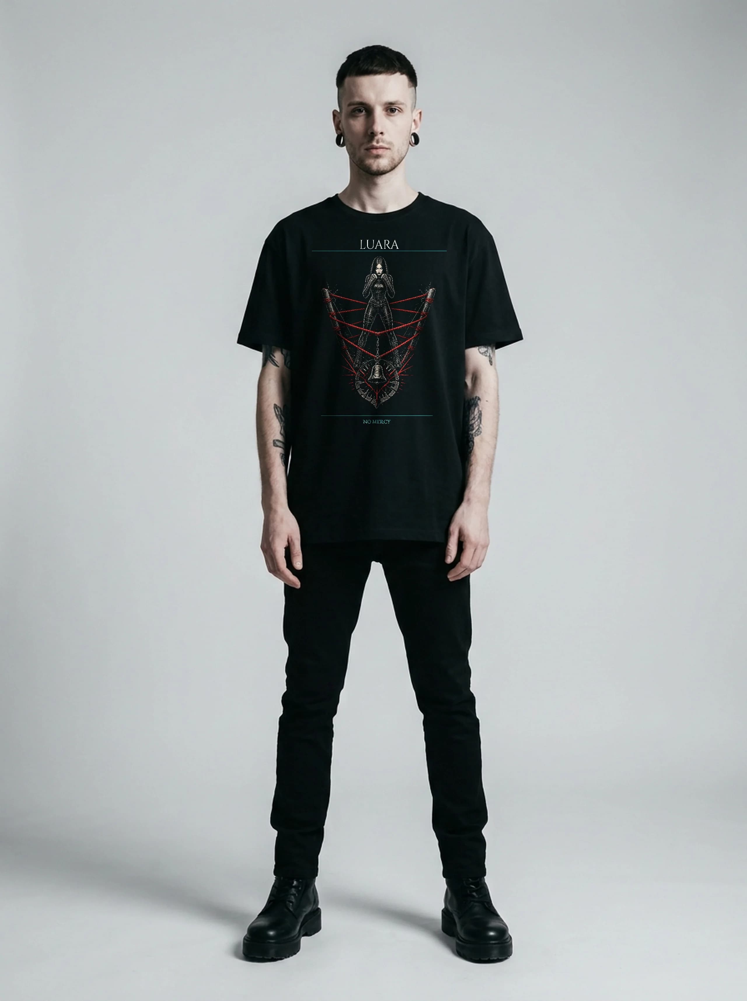 Luara T-Shirt: male model, full length