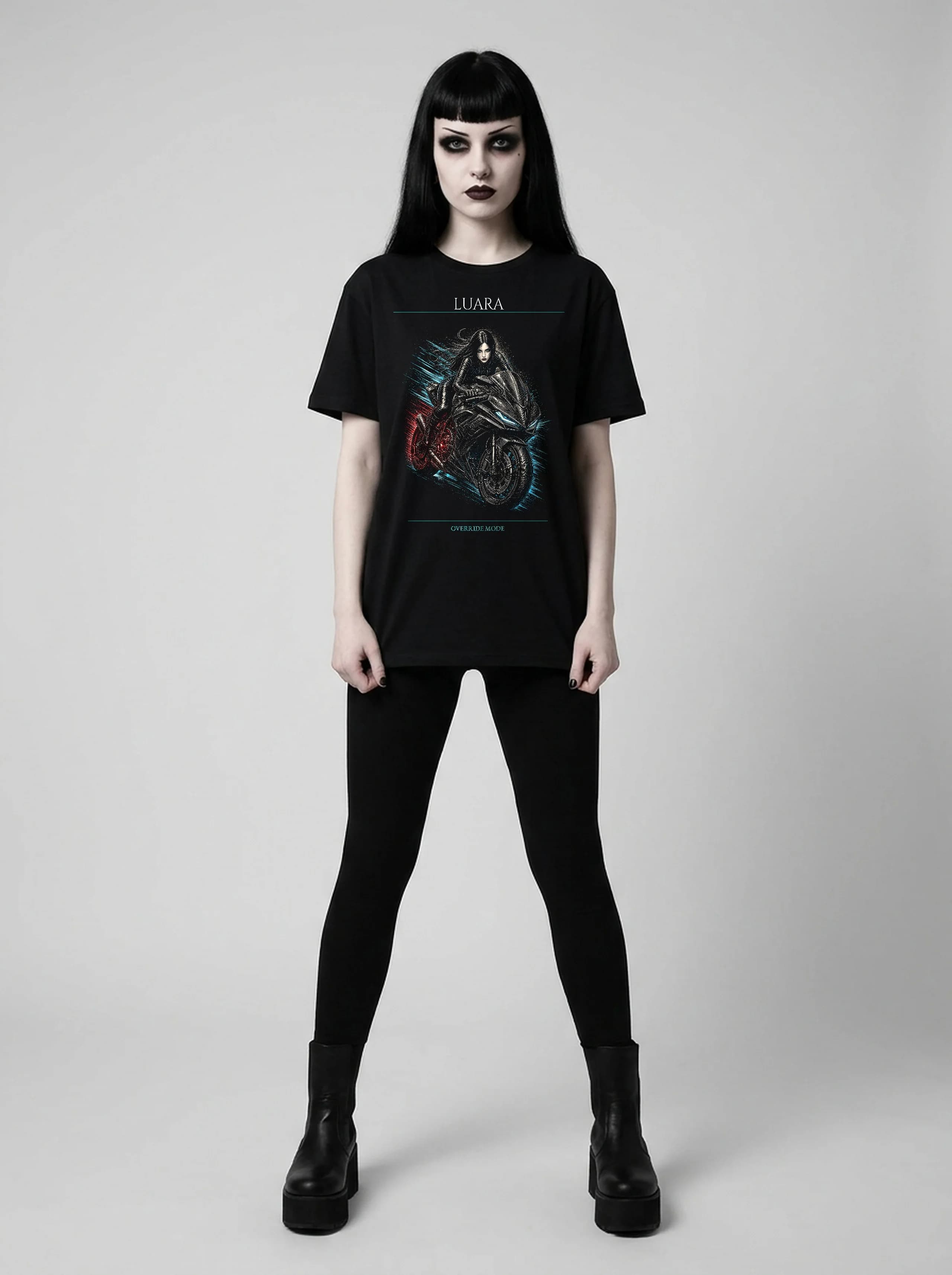 Luara T-Shirt: female model, full length
